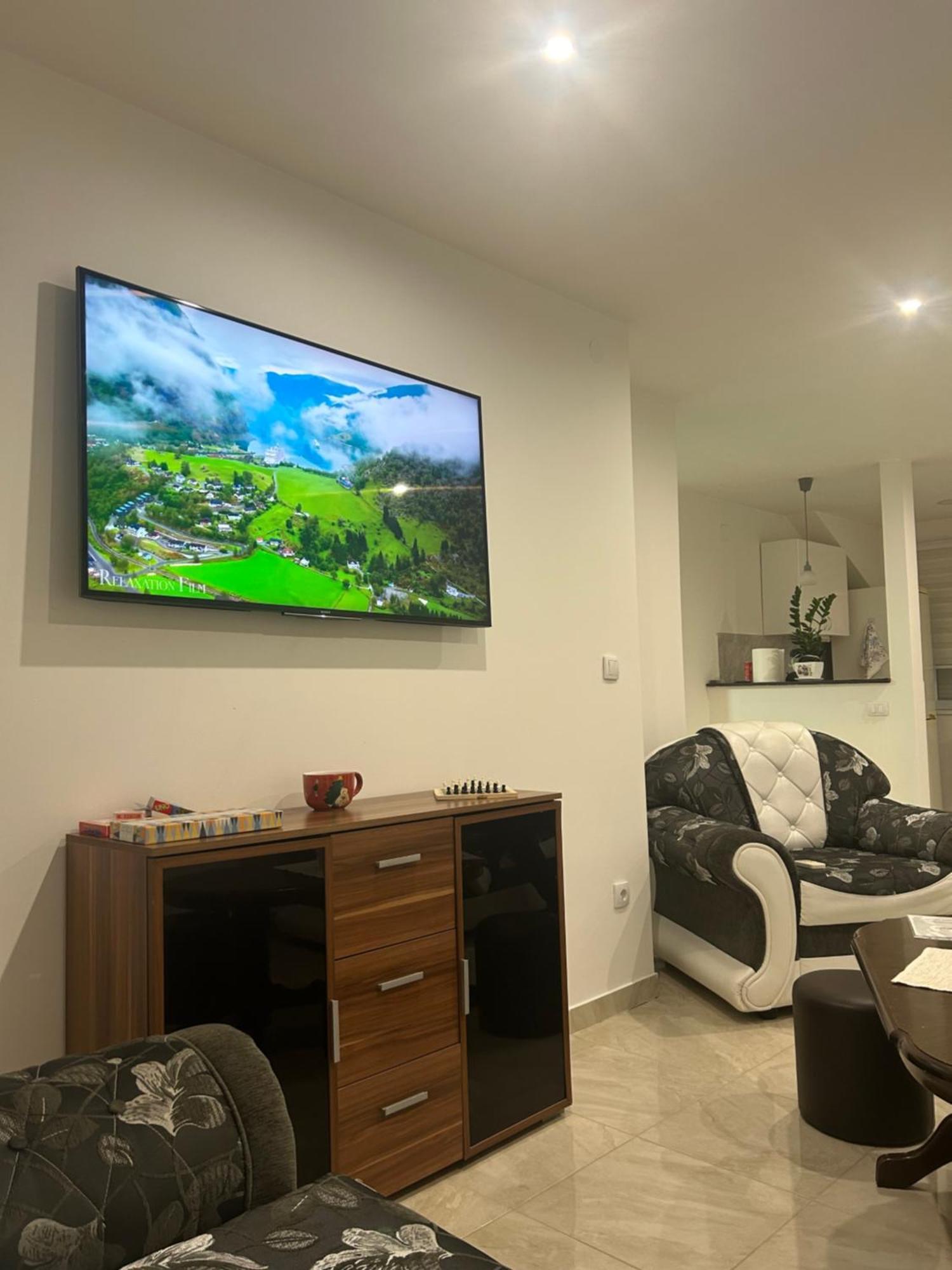 Apartman Diamond Lux Surčin Zewnętrze zdjęcie