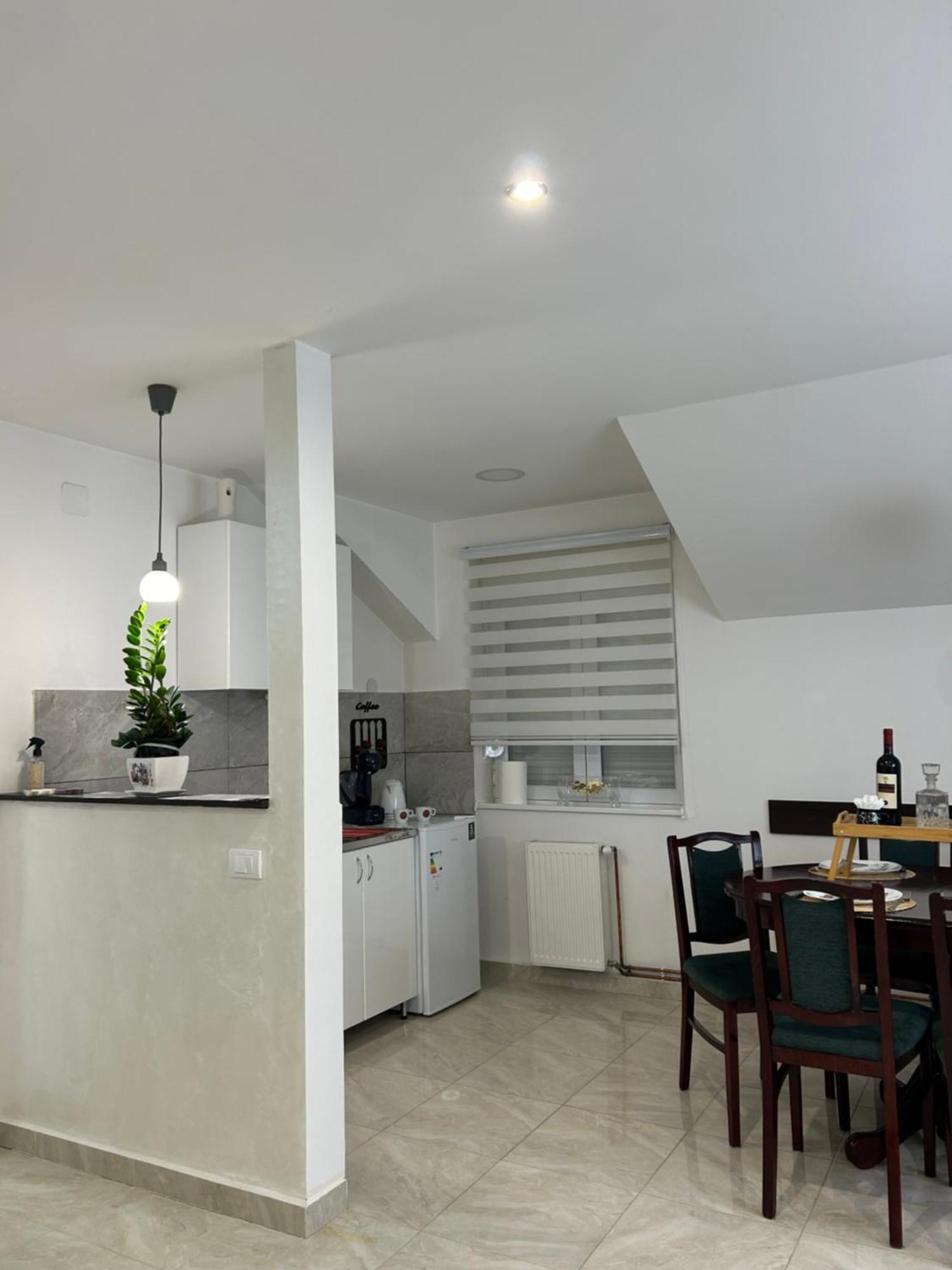 Apartman Diamond Lux Surčin Zewnętrze zdjęcie